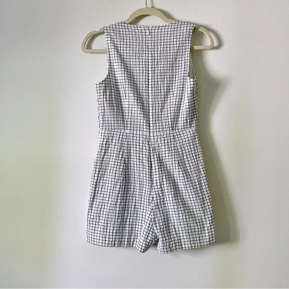 Club Monaco Cadhell White and Navy Checkered Romper Size 4 - Picture 4 of 8